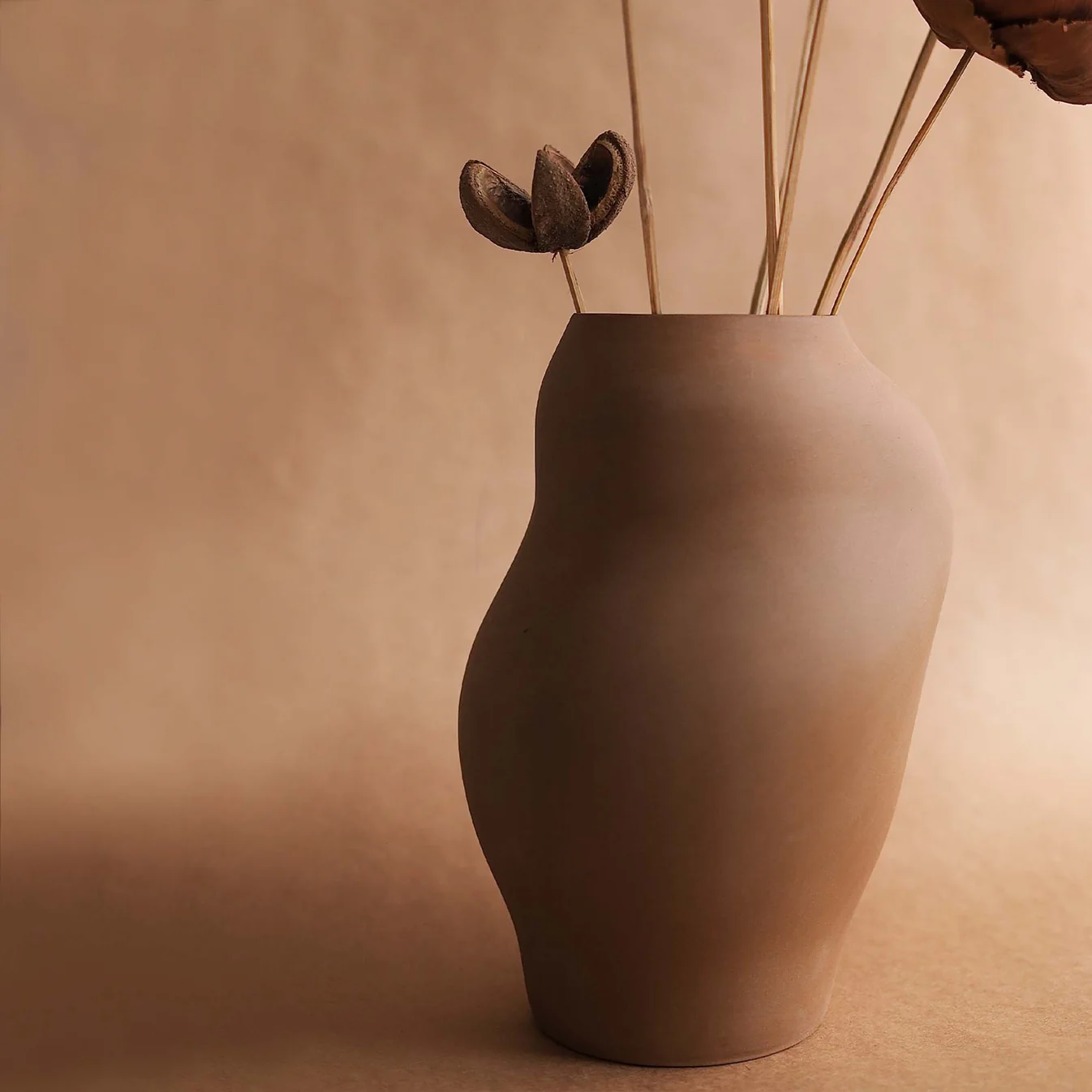 Soaura Vase – Limited Edition Sculptural Ceramic